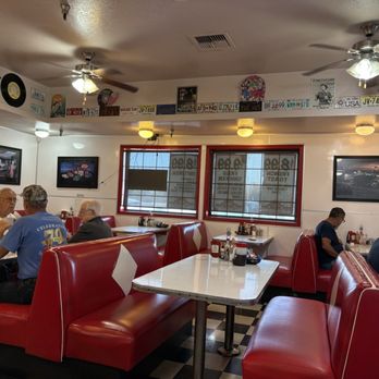 Jenny's Diner - Interior - Diners Near Me - Highland, California
