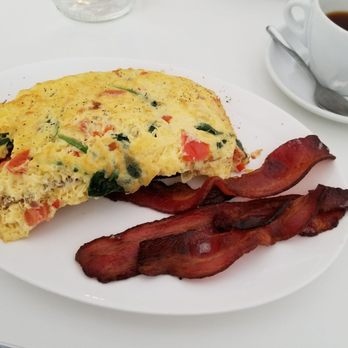 Threefold Cafe - Common Place omelette with a side of Miami smoked bacon - Breakfast & Brunch Near Me - Coral Gables, Florida