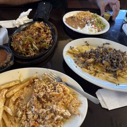 El Maguey - Chicken and carne asada fries ( the number 24) and mixed fajitas salsa was great !!!