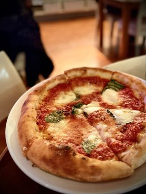 Wolfgang Puck Bar & Grill by null