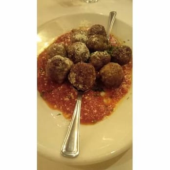 Petterinos - American Near Me - Chicago, Illinois Petterinos - American Near Me - Chicago, Illinois
