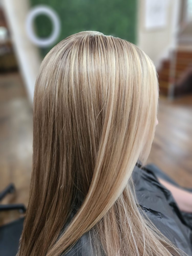 Honeybee Hair by Alexia Logo