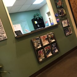 Chiropractic Sports Institute - Waiting for my appointment. Lovely staff!