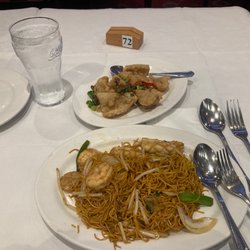 Wing Tai Restaurant - Food, glorious food.