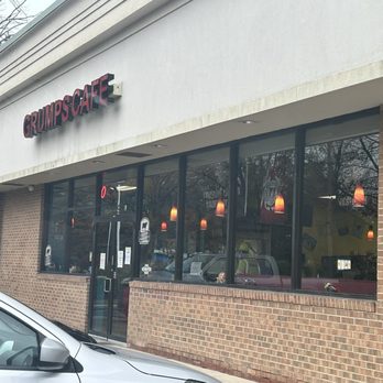 Grump's Cafe - Crofton - Side entrance - Breakfast & Brunch Near Me - Gambrills, Maryland