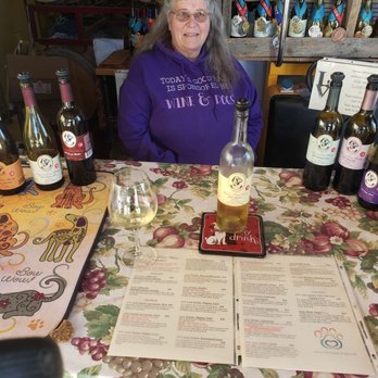 Woof'n Rose Winery and Vineyard - The owner Marilyn hosting the tasting - Wineries Near Me - Ramona, California