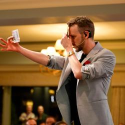 Spencer Grey Magic - Magic and Mind Reading show at after dinner corporate party