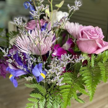 Pine Knoll Florist - Florists Near Me - Suffern, New York Pine Knoll Florist - Florists Near Me - Suffern, New York