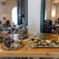 Deco Eatery