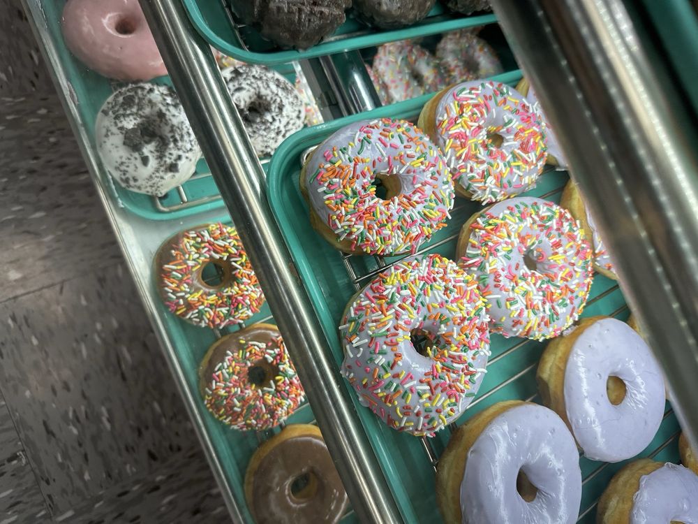 S&L Donut - Springfield Logo