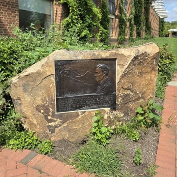 Independence Visitor Center - A Memorial to Stephen Tyng Mather of the National Park Service - Visitor Centers Near Me - Philadelphia, Pennsylvania Independence Visitor Center - A Memorial to Stephen Tyng Mather of the National Park Service - Visitor Centers Near Me - Philadelphia, Pennsylvania