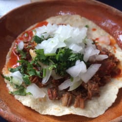 Don Arnia - Tacos de carnitas en tortilla hecha a mano!