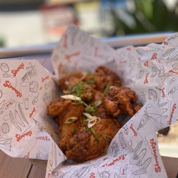 Simmzy's - 15 Minute Wings so crispy it's a must! - American Near Me - Manhattan Beach, California Simmzy's - 15 Minute Wings so crispy it's a must! - American Near Me - Manhattan Beach, California