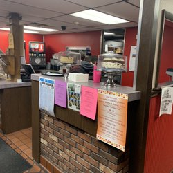 Cresson Springs Family Restaurant - Cake display