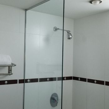 Aire De O:Live - Shower - Hotels Near Me - Carolina, Puerto Rico Aire De O:Live - Shower - Hotels Near Me - Carolina, Puerto Rico