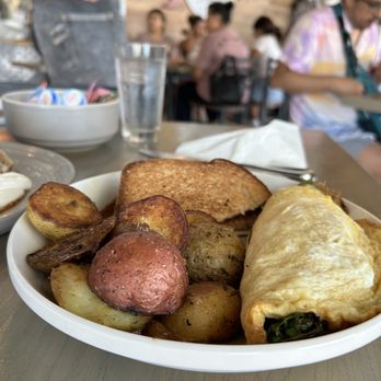 Our Nest - Omelette with potato and toast - Breakfast & Brunch Near Me - Fullerton, California Our Nest - Omelette with potato and toast - Breakfast & Brunch Near Me - Fullerton, California