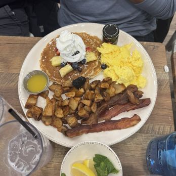 The Breakfast Company - Pancakes, eggs, breakfast potatoes, and bacon - Coffee & Tea Near Me - Sarasota, Florida