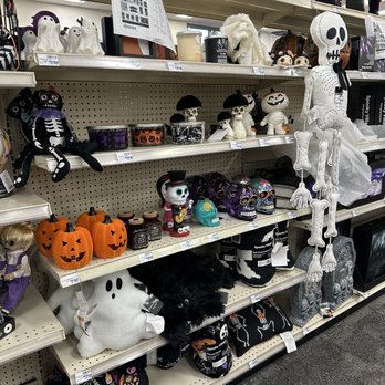 MinuteClinic at CVS - Halloween decor - Drugstores Near Me - SACRAMENTO, California