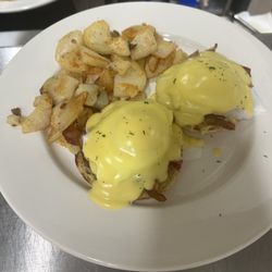 Valley Grill - Bacon, avocado Benny
