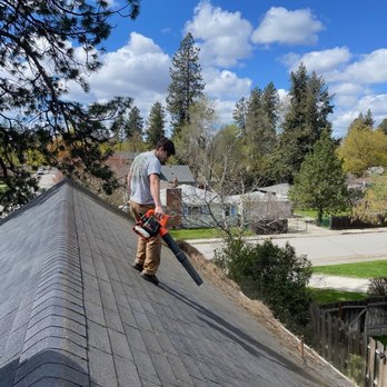 Ren's Window Cleaning - Window Washing Near Me