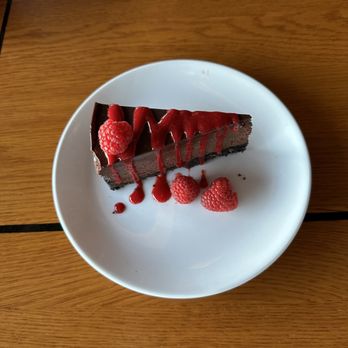 Ray's Boathouse - Oreo raspberry cheesecake - IG @bougiefoodieboi - New American Near Me - Seattle, Washington
