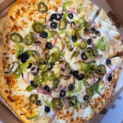 Pie Five Pizza - Veggie Lovers dream deal with Alfredo sauce