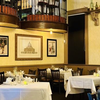 Arlecchino Ristorante - Interior of restaurant - Italian Near Me - McMurray, Pennsylvania Arlecchino Ristorante - Interior of restaurant - Italian Near Me - McMurray, Pennsylvania