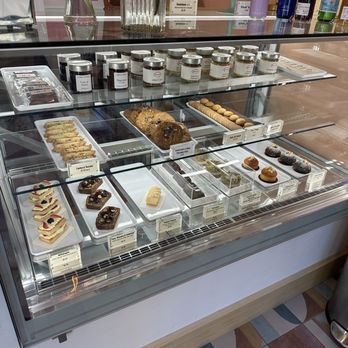 Pamina Dolce Gelato - Pastry case - Gelato Near Me - New York, New York Pamina Dolce Gelato - Pastry case - Gelato Near Me - New York, New York