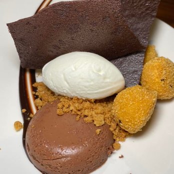 Uchi Miami - fried milk 11.5
vanilla custard, salted fudge, toasted blondie. Stupidly good - Asian Fusion Near Me - Miami, Florida Uchi Miami - fried milk 11.5
vanilla custard, salted fudge, toasted blondie. Stupidly good - Asian Fusion Near Me - Miami, Florida