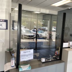 Calabasas Urgent Care - Front desk