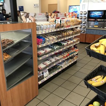 RaceTrac - a grocery store filled with fresh produce - Convenience Stores Near Me - Davie, Florida