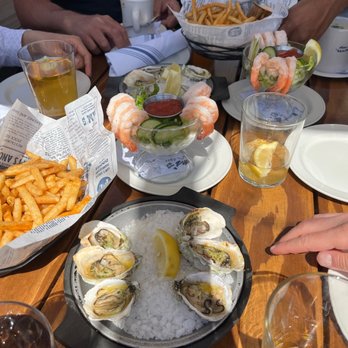 Sam's Anchor Cafe - Oysters, fries, shrimp, clam chowder - Seafood Near Me - Tiburon, California Sam's Anchor Cafe - Oysters, fries, shrimp, clam chowder - Seafood Near Me - Tiburon, California