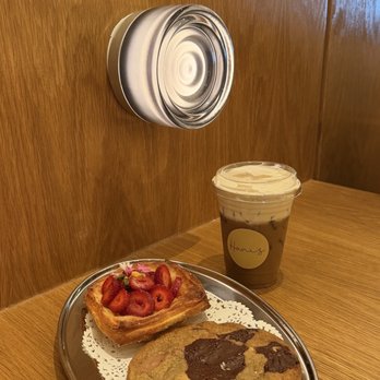 Hani's Bakery - Strawberry passionfruit croissant, chocolate chip cookie, maple sea salt latte - Bakeries Near Me - New York, New York Hani's Bakery - Strawberry passionfruit croissant, chocolate chip cookie, maple sea salt latte - Bakeries Near Me - New York, New York