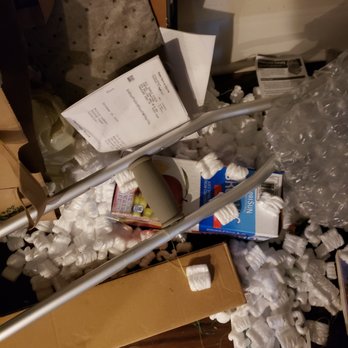 E Movers - They dumped out a bag of packing peanuts for no apparent reason, and just left it. - Movers Near Me - Westlake Village, California E Movers - They dumped out a bag of packing peanuts for no apparent reason, and just left it. - Movers Near Me - Westlake Village, California