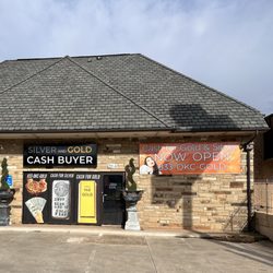 Silver & Gold Cash Buyer - Front of the building
