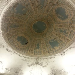 Villa Montalto - Dettagli: Il soffitto barocco stuccato di una delle sale: sembra una voliera