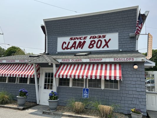 Clam Box of Ipswich by null