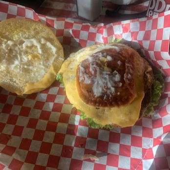 Danna's BBQ & Burger Shop - Fat Burger. Comes with a fried egg, circle of bacon, lettuce, tomato and m.whip  10/10 would get again!! - Barbeque Near Me - Branson West, Missouri