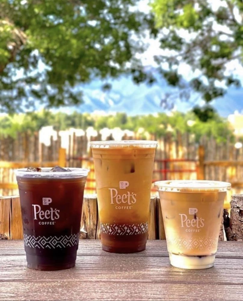 DL Campus Coffee & Ice Cream on Main Logo