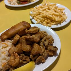 Pleasant St Diner - The seafood platter is so big, the fries are on another plate!