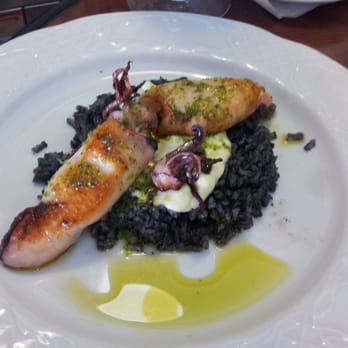 Alboroque - Chipirones a la plancha con arroz negro - Tapas/Small Plates Near Me - Seville, SE