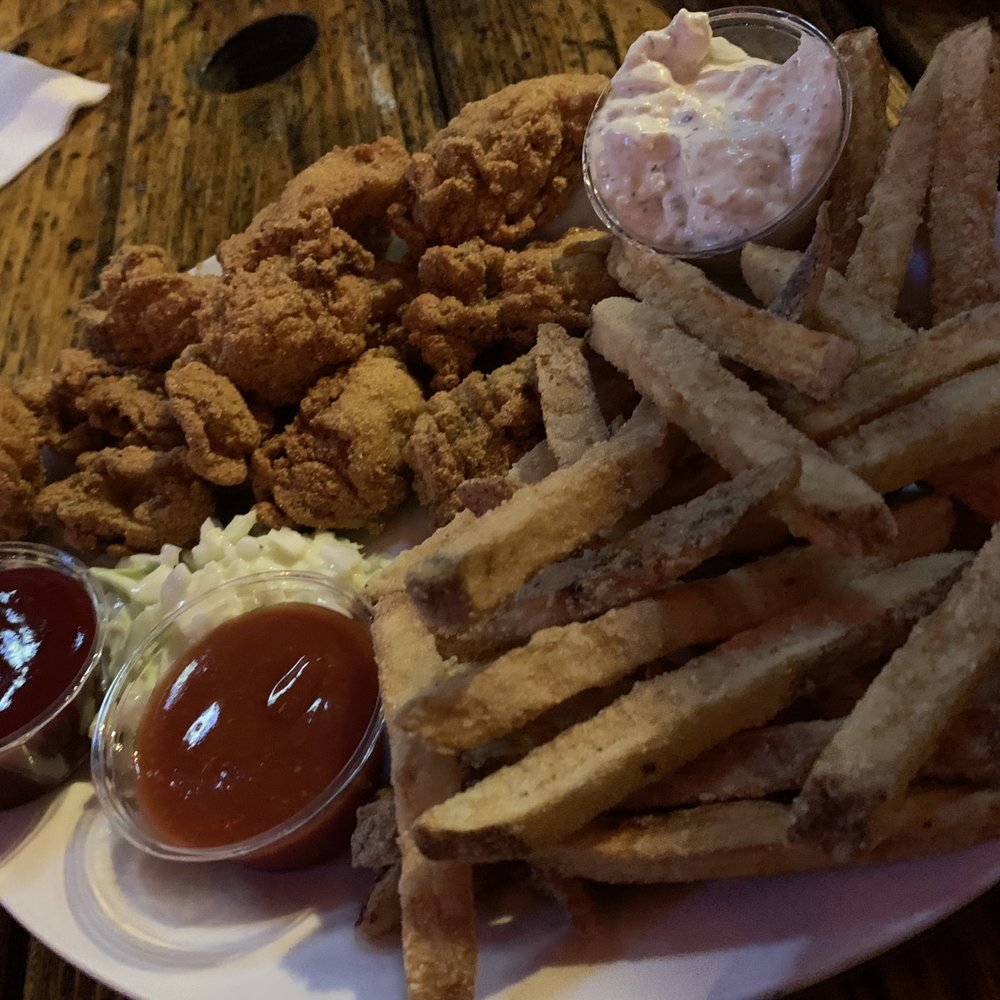 Mac's Place - Fried Oyster plate - New American Near Me - Silverton, Oregon Mac's Place - Fried Oyster plate - New American Near Me - Silverton, Oregon