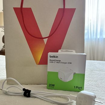Verizon - Shopping bag, Belkin charger, charging cable. - Mobile Phones Near Me - Cerritos, California