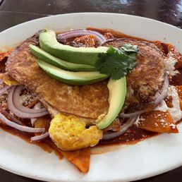 Chilaquiles con huevos Chilaquiles con huevos
