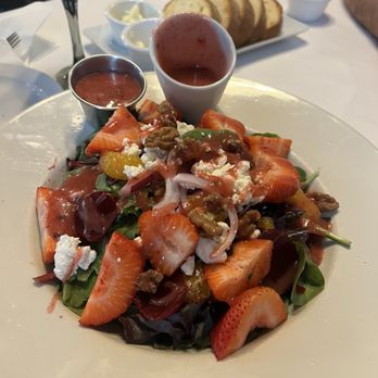 Lighthouse Seafood and Grill - House Beach Salad and bread - Seafood Near Me - Cedar City, Utah Lighthouse Seafood and Grill - House Beach Salad and bread - Seafood Near Me - Cedar City, Utah