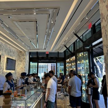 Venchi - the never ending line :D - Gelato Near Me - San Diego, California