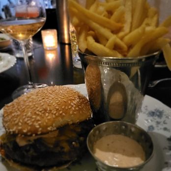 Oliver’s - Burger and fries - Seafood Near Me - Chicago, Illinois Oliver’s - Burger and fries - Seafood Near Me - Chicago, Illinois