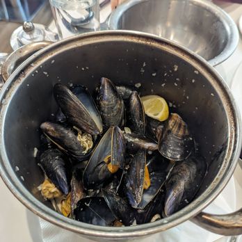 Mussel Inn - Mussels in white wine and garlic - Seafood Near Me - Edinburgh, EDH Mussel Inn - Mussels in white wine and garlic - Seafood Near Me - Edinburgh, EDH