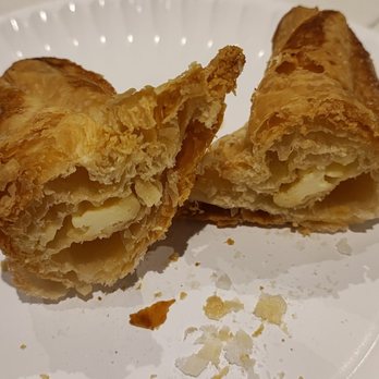 Almendrares Pastry - Pastel de queso - Bakeries Near Me - Miami, Florida Almendrares Pastry - Pastel de queso - Bakeries Near Me - Miami, Florida