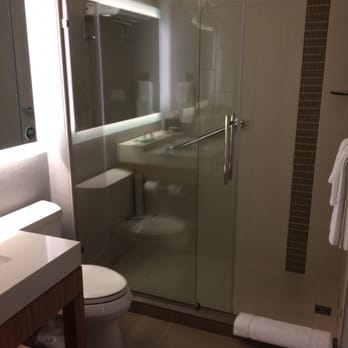Hyatt Regency Miami - Bathroom. Modern and great shower - Hotels Near Me - Miami, Florida Hyatt Regency Miami - Bathroom. Modern and great shower - Hotels Near Me - Miami, Florida